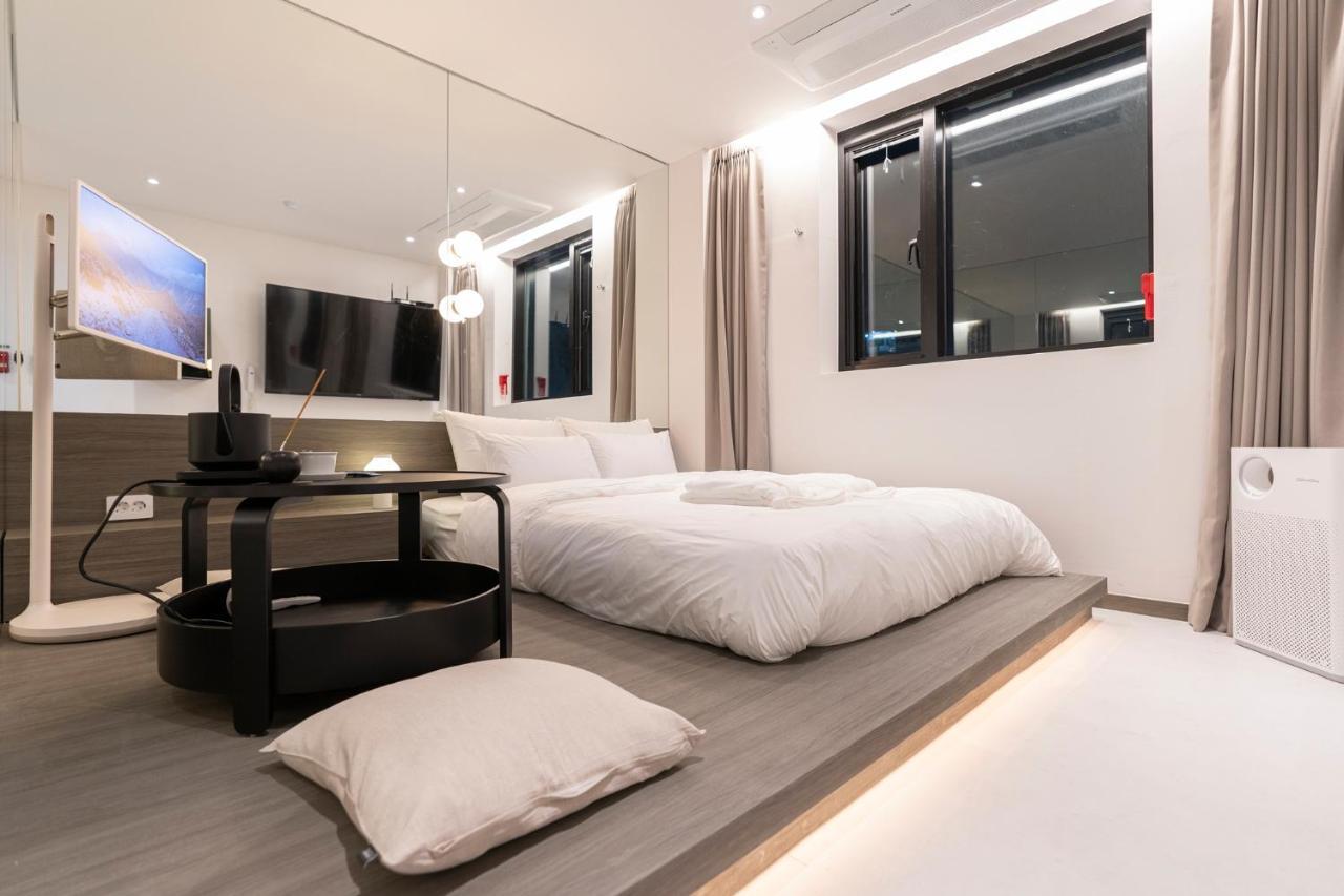 Aank Hotel Osan Exterior photo